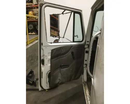 INTERNATIONAL 4700 Cab