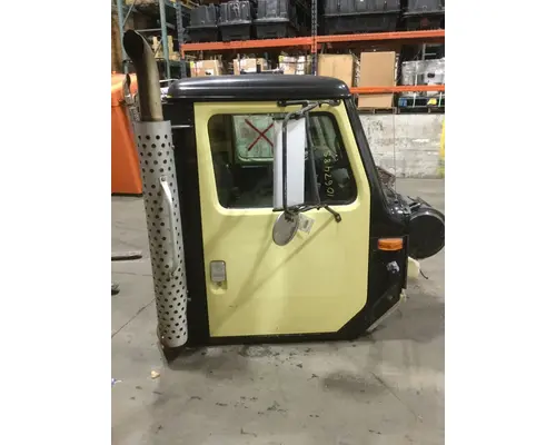 INTERNATIONAL 4700 Cab