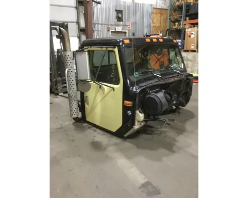 INTERNATIONAL 4700 Cab