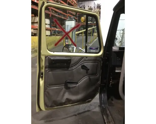 INTERNATIONAL 4700 Cab