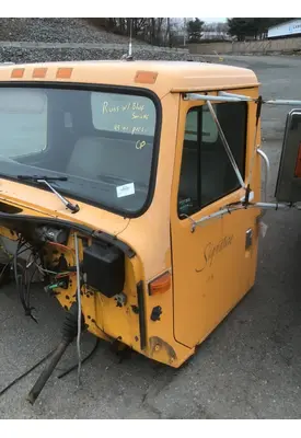 INTERNATIONAL 4700 Cab
