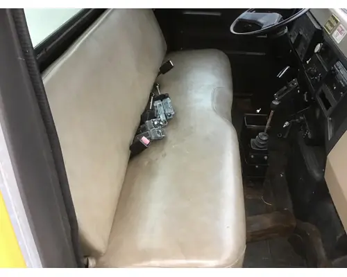 INTERNATIONAL 4700 Cab