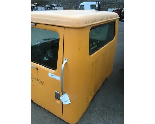 INTERNATIONAL 4700 Cab