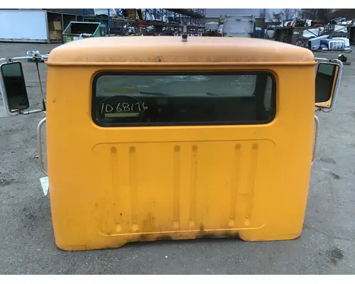 INTERNATIONAL 4700 Cab