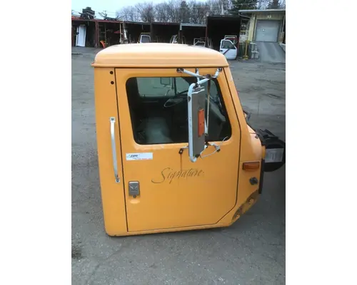 INTERNATIONAL 4700 Cab