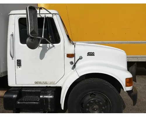 INTERNATIONAL 4700 Cab