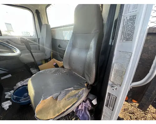 INTERNATIONAL 4700 Cab