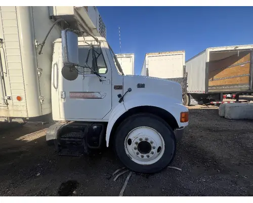 INTERNATIONAL 4700 Cab