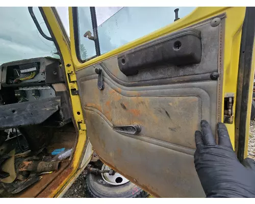INTERNATIONAL 4700 Complete Vehicle