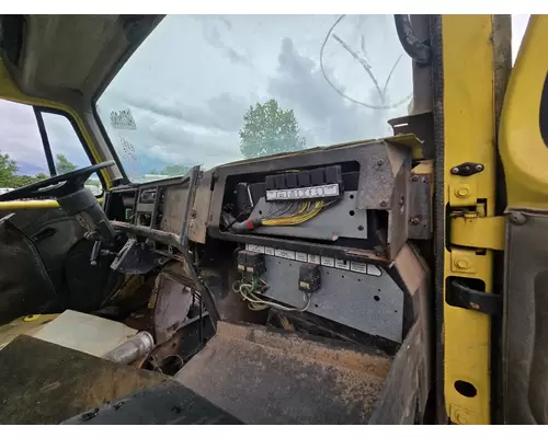 INTERNATIONAL 4700 Complete Vehicle