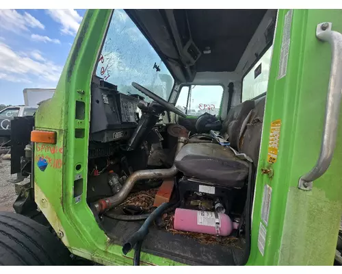 INTERNATIONAL 4700 Complete Vehicle