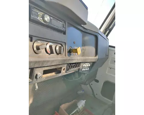 INTERNATIONAL 4700 Complete Vehicle