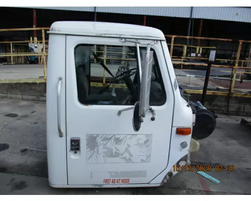 INTERNATIONAL 4700 DOOR ASSEMBLY, FRONT