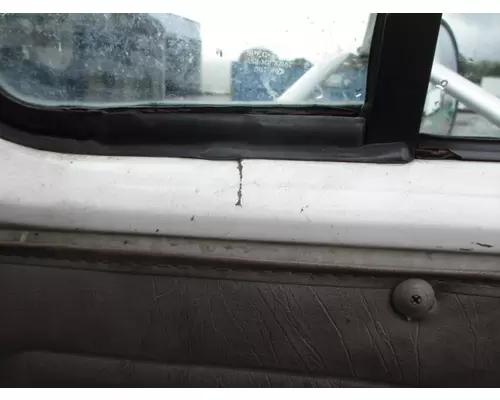 INTERNATIONAL 4700 DOOR ASSEMBLY, FRONT