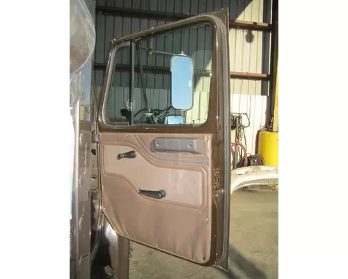 INTERNATIONAL 4700 DOOR ASSEMBLY, FRONT