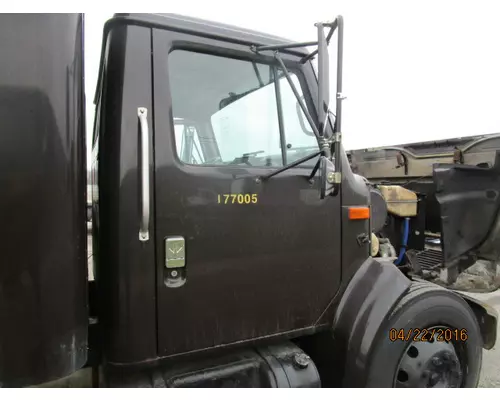 INTERNATIONAL 4700 DOOR ASSEMBLY, FRONT