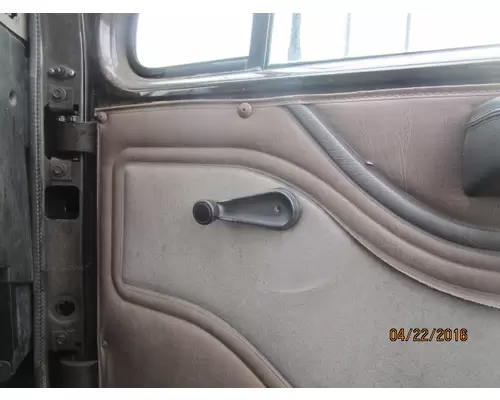 INTERNATIONAL 4700 DOOR ASSEMBLY, FRONT