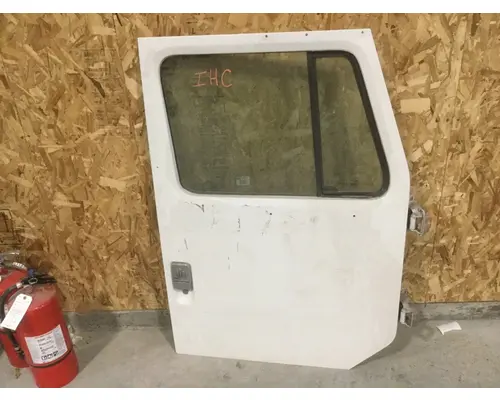 INTERNATIONAL 4700 DOOR-FRONT