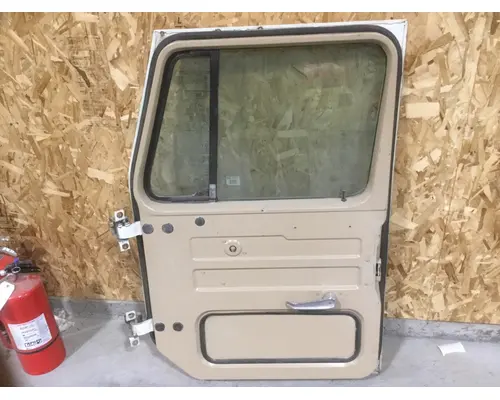 INTERNATIONAL 4700 DOOR-FRONT