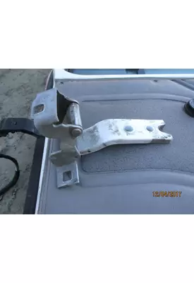 INTERNATIONAL 4700 DOOR HINGE