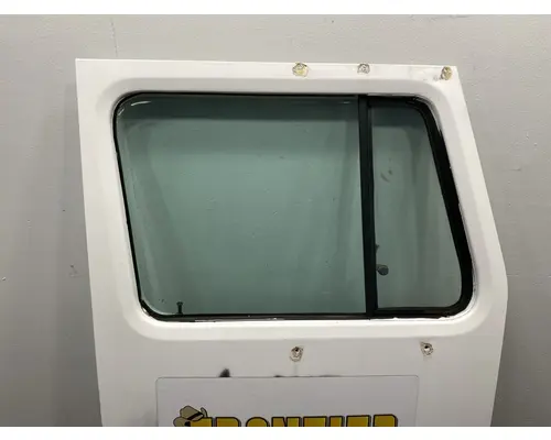 INTERNATIONAL 4700 Door Assembly, Front