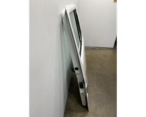 INTERNATIONAL 4700 Door Assembly, Front
