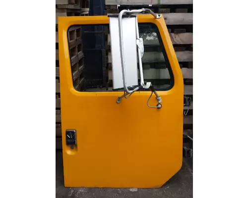 INTERNATIONAL 4700 Door Assembly, Front