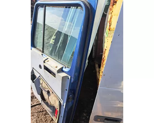 INTERNATIONAL 4700 Door Assembly, Front