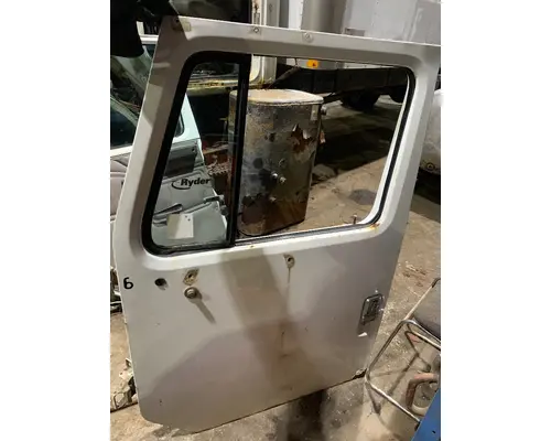 INTERNATIONAL 4700 Door Assembly, Front