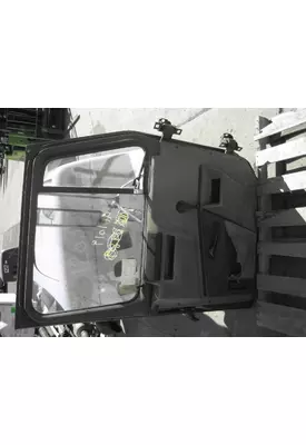 INTERNATIONAL 4700 Door Assembly, Front