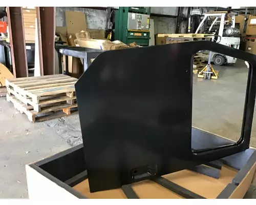 INTERNATIONAL 4700 Door Assembly, Front