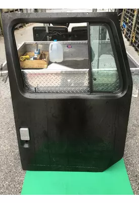 INTERNATIONAL 4700 Door Assembly, Front
