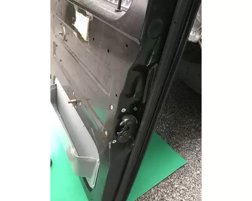 INTERNATIONAL 4700 Door Assembly, Front