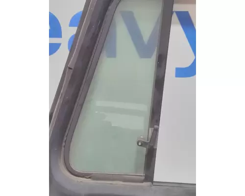 INTERNATIONAL 4700 Door Assembly, Front