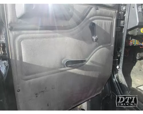 INTERNATIONAL 4700 Door Assembly, Front