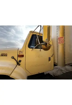 INTERNATIONAL 4700 Door Assembly, Front
