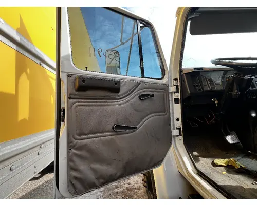 INTERNATIONAL 4700 Door Assembly, Front