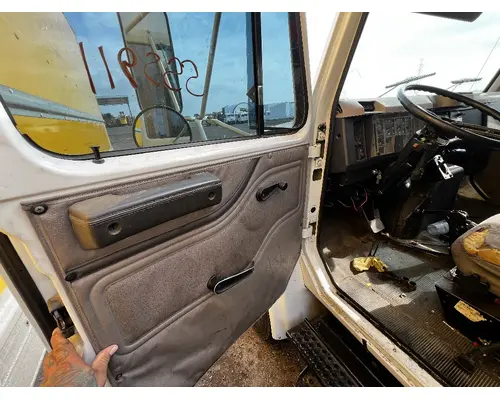 INTERNATIONAL 4700 Door Assembly, Front