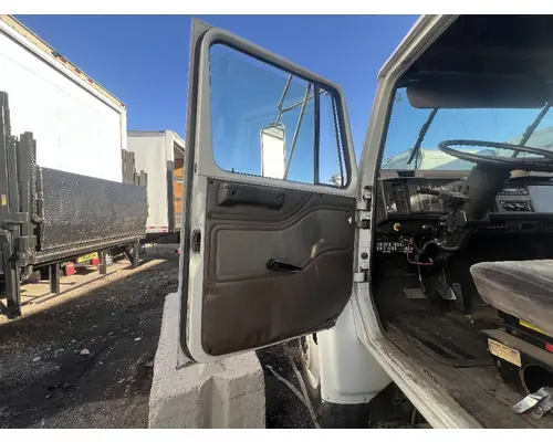 INTERNATIONAL 4700 Door Assembly, Front