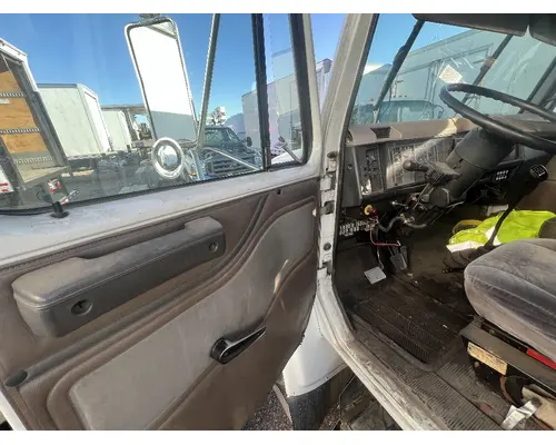 INTERNATIONAL 4700 Door Assembly, Front