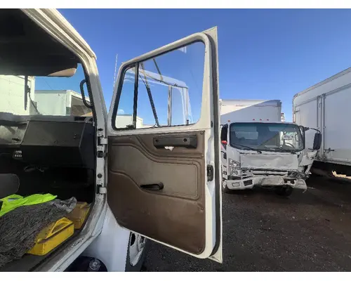 INTERNATIONAL 4700 Door Assembly, Front
