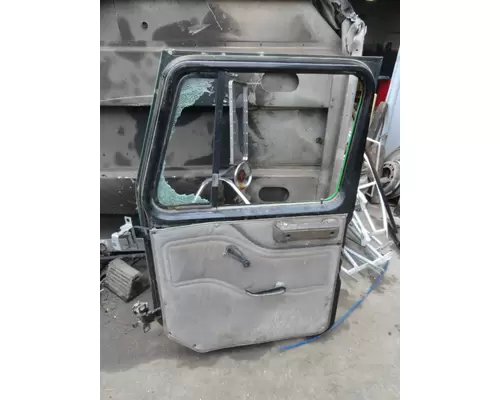 INTERNATIONAL 4700 Door Assembly, Front