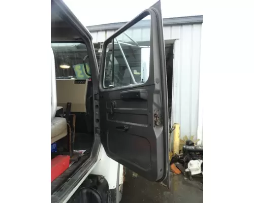 INTERNATIONAL 4700 Door Assembly, Front