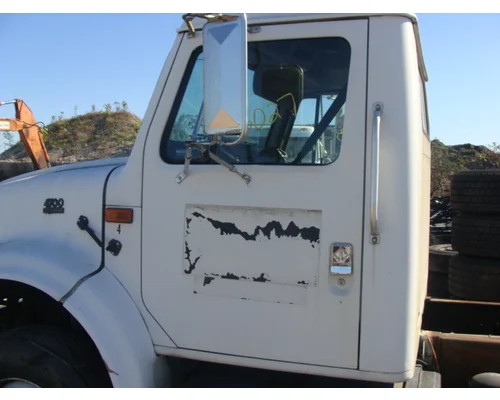 INTERNATIONAL 4700 Door Assembly, Front
