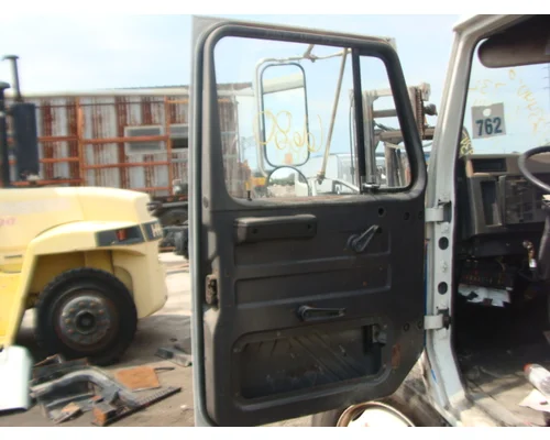 INTERNATIONAL 4700 Door Assembly, Front