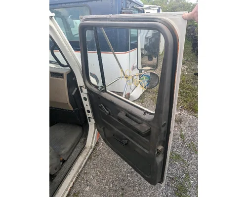 INTERNATIONAL 4700 Door Assembly, Front