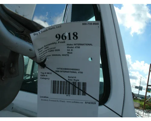 INTERNATIONAL 4700 Door Assembly, Front
