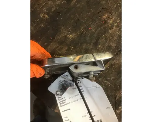 INTERNATIONAL 4700 Door Handle