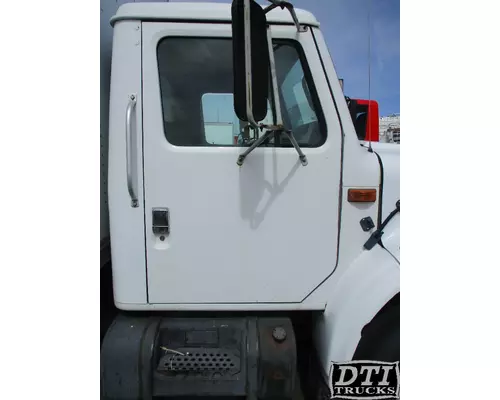 INTERNATIONAL 4700 Door Vent Glass, Front