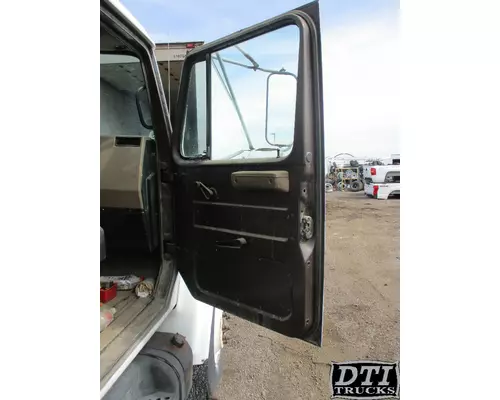 INTERNATIONAL 4700 Door Vent Glass, Front